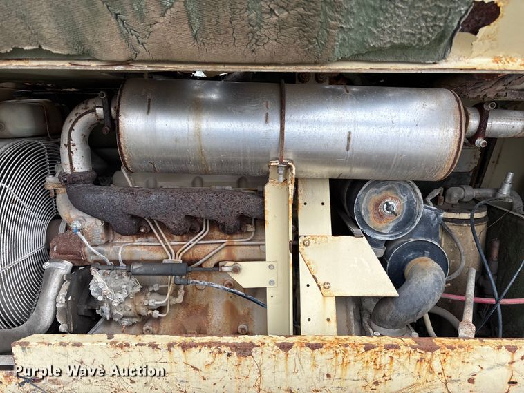 image for item FH7118 1993 Ingersoll-Rand 185 air compressor