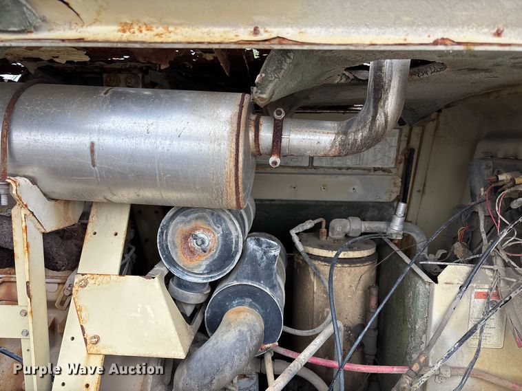 image for item FH7118 1993 Ingersoll-Rand 185 air compressor
