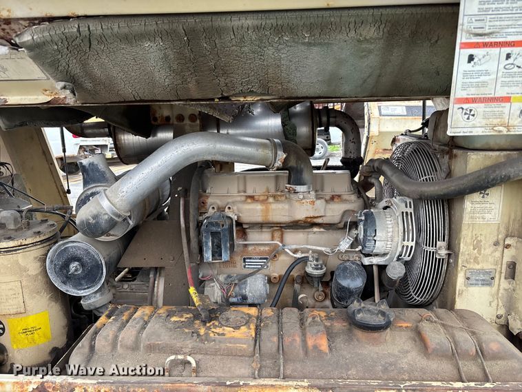 image for item FH7118 1993 Ingersoll-Rand 185 air compressor