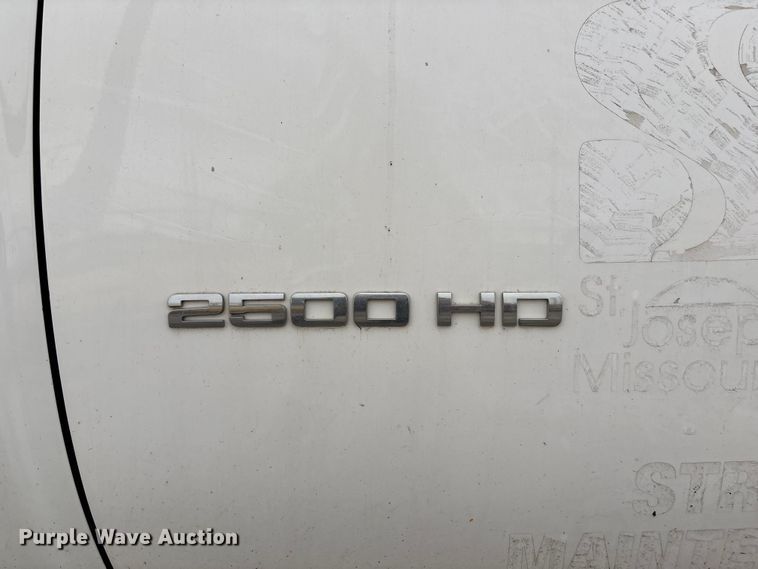 image for item FH7119 2012 Chevrolet Silverado 2500 pickup truck cab and chassis