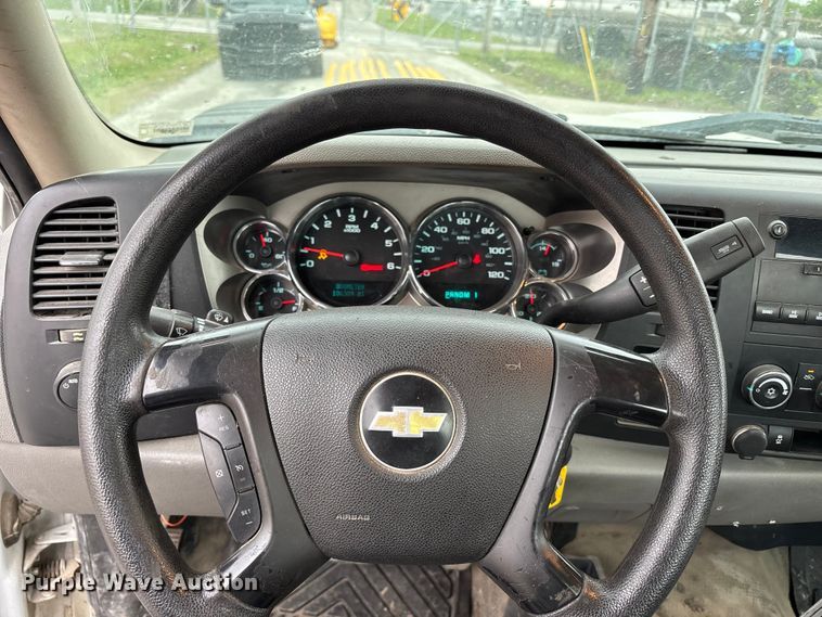 image for item FH7119 2012 Chevrolet Silverado 2500 pickup truck cab and chassis
