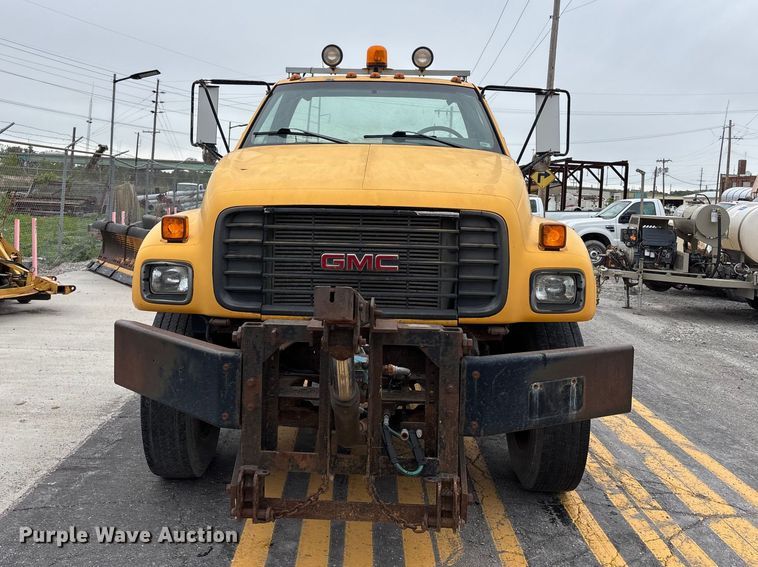 image for item FH7120 1999 GMC C7 truck cab and chassis