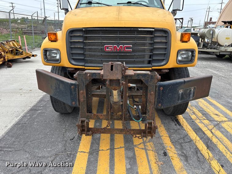 image for item FH7120 1999 GMC C7 truck cab and chassis