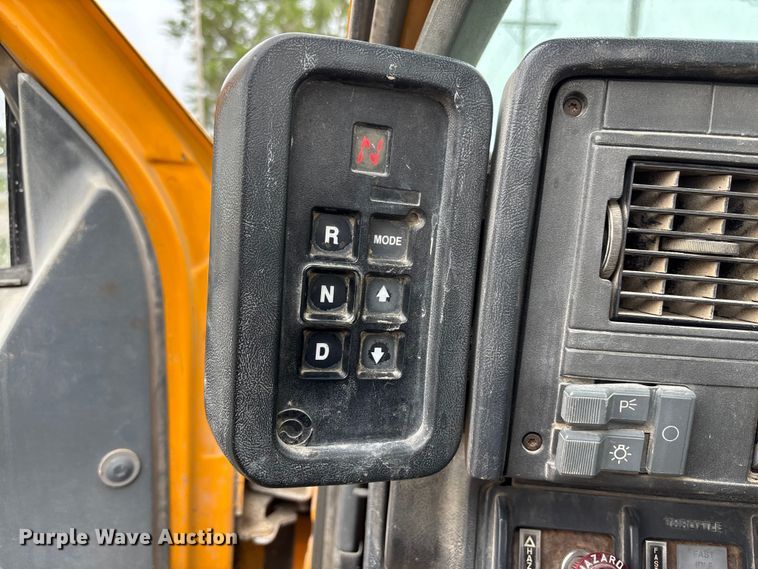 image for item FH7120 1999 GMC C7 truck cab and chassis