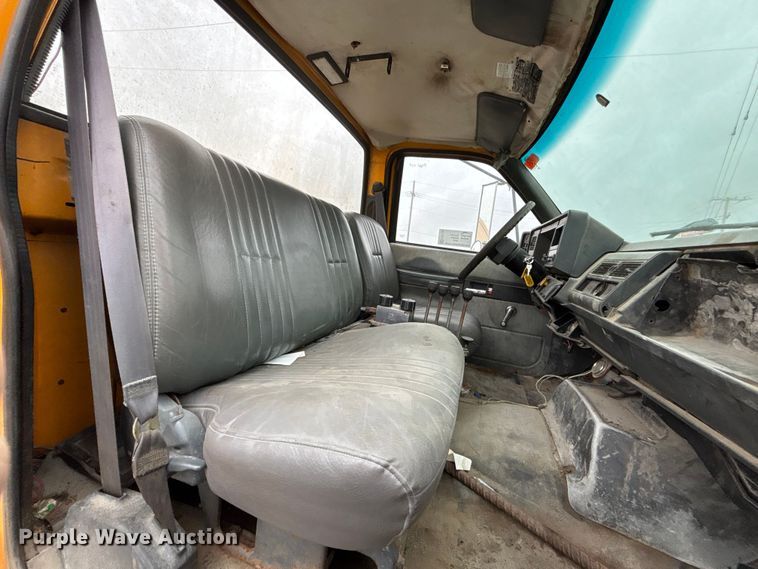 image for item FH7120 1999 GMC C7 truck cab and chassis