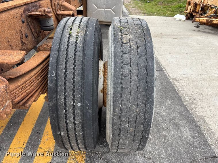 image for item FH7120 1999 GMC C7 truck cab and chassis