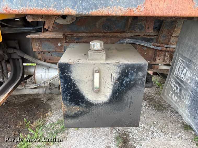 image for item FH7121 1999 GMC C7 dump truck