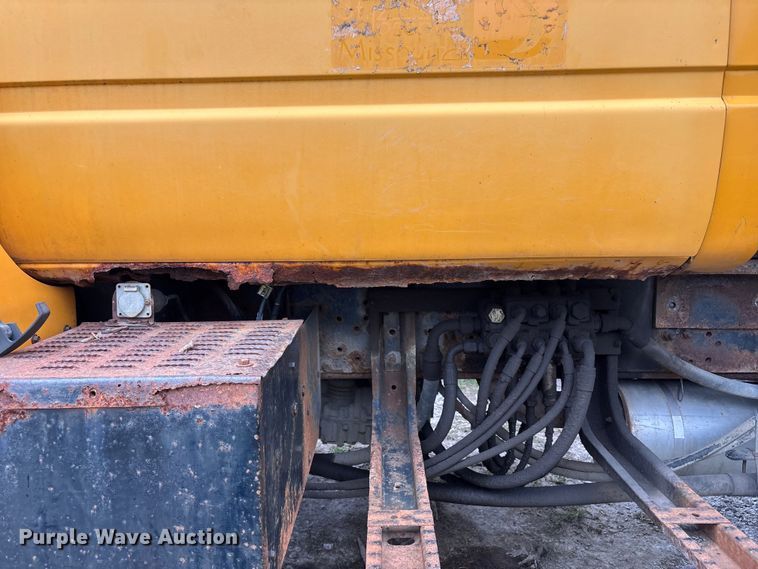image for item FH7121 1999 GMC C7 dump truck