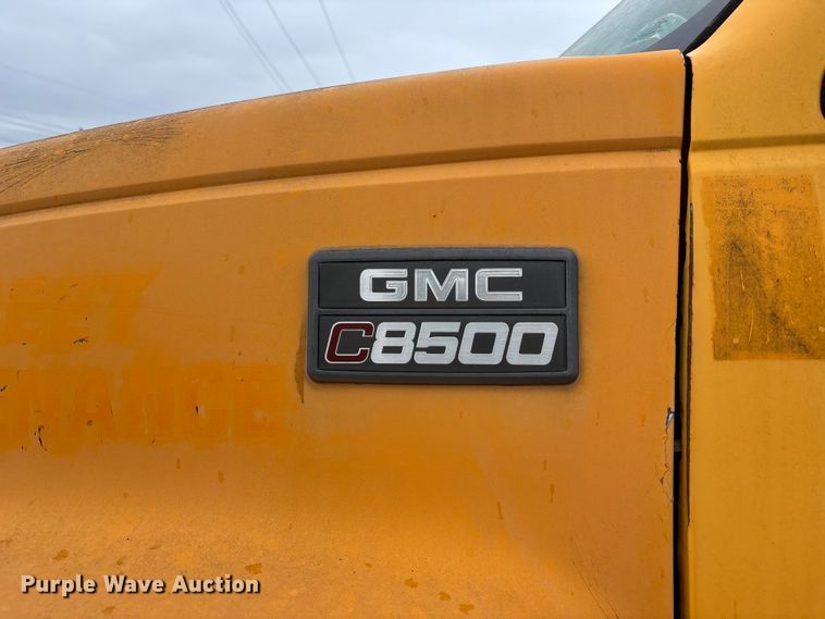 image for item FH7121 1999 GMC C7 dump truck
