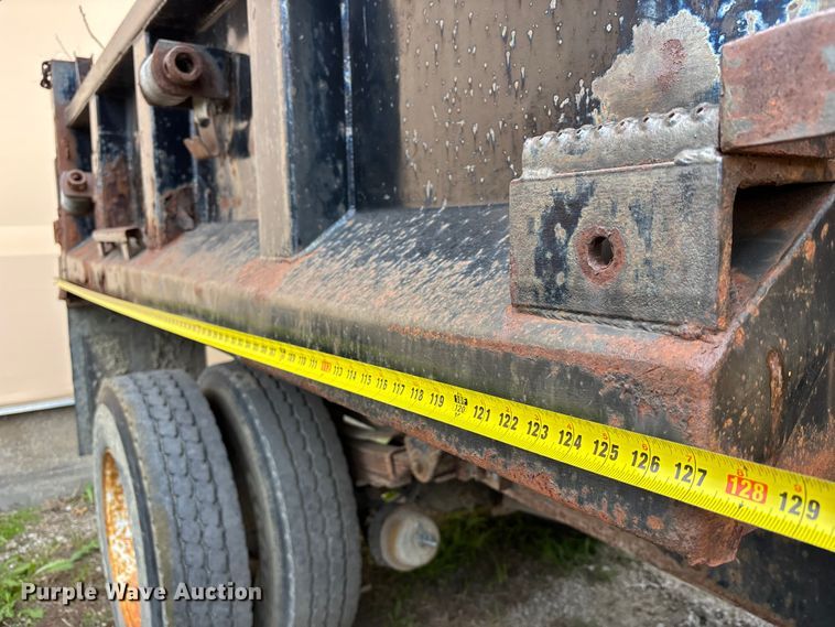 image for item FH7121 1999 GMC C7 dump truck