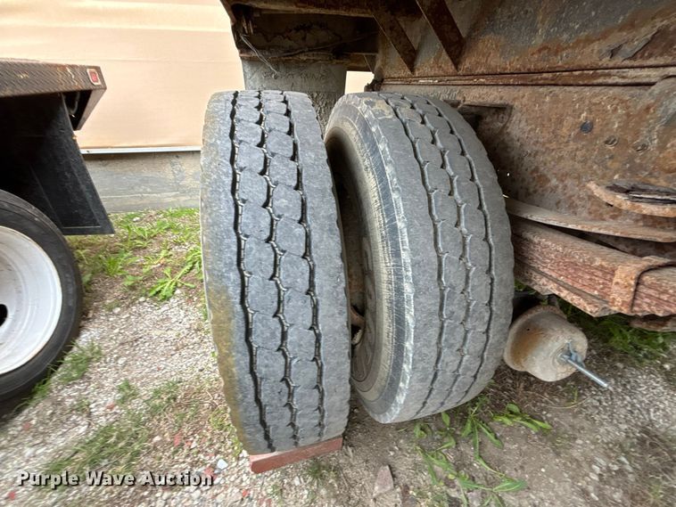 image for item FH7121 1999 GMC C7 dump truck