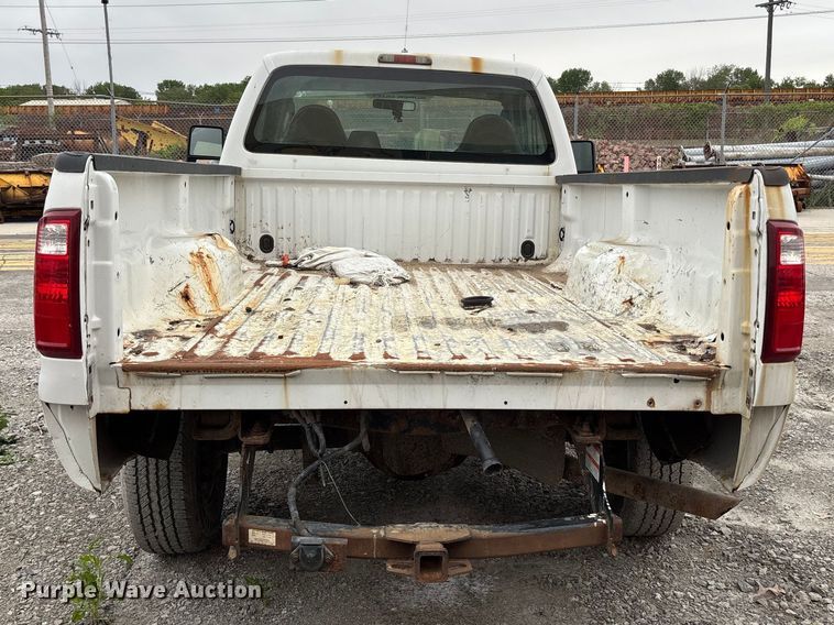 image for item FH7122 2010 Ford F250 pickup truck