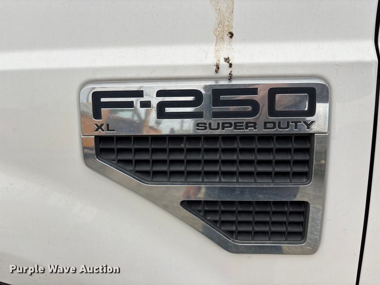 image for item FH7122 2010 Ford F250 pickup truck