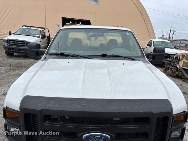 image for item FH7122 2010 Ford F250 pickup truck