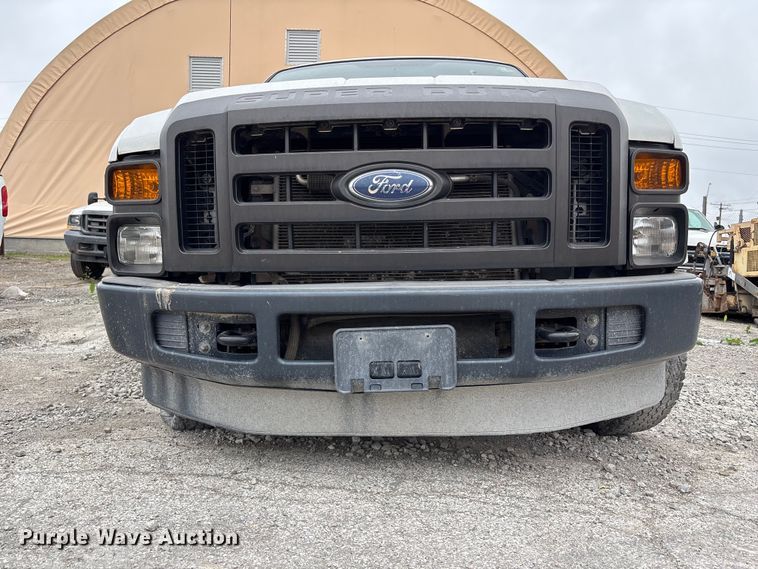 image for item FH7122 2010 Ford F250 pickup truck