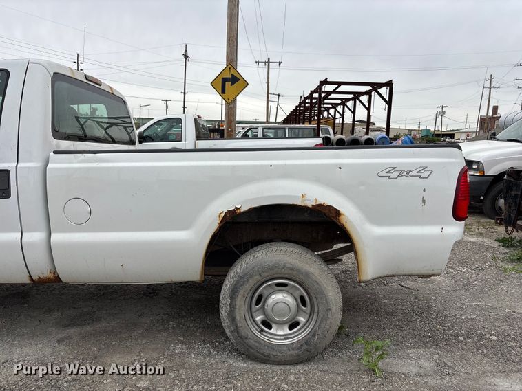 image for item FH7122 2010 Ford F250 pickup truck