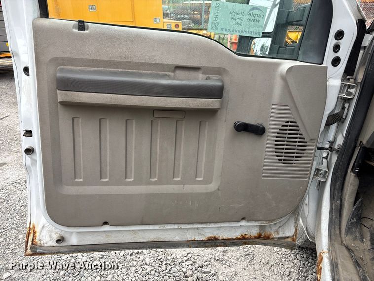 image for item FH7122 2010 Ford F250 pickup truck