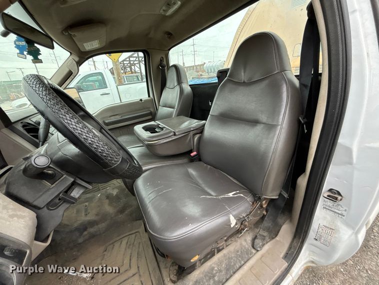 image for item FH7122 2010 Ford F250 pickup truck