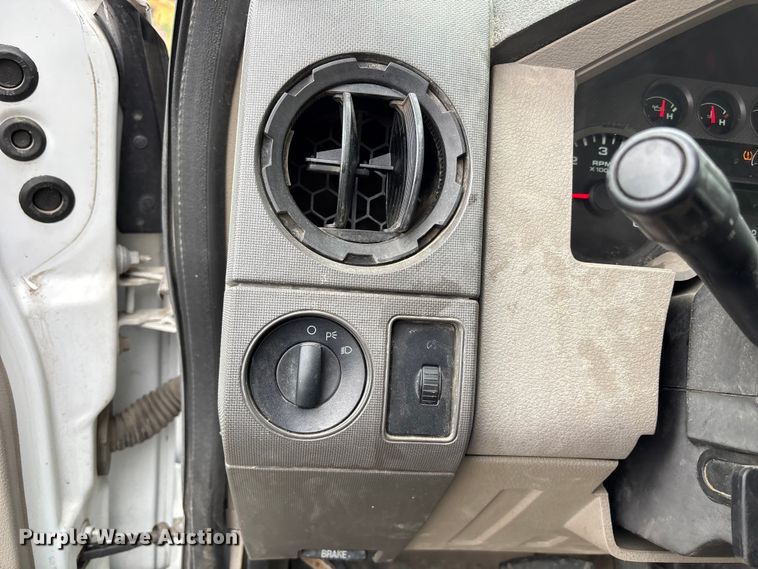image for item FH7122 2010 Ford F250 pickup truck