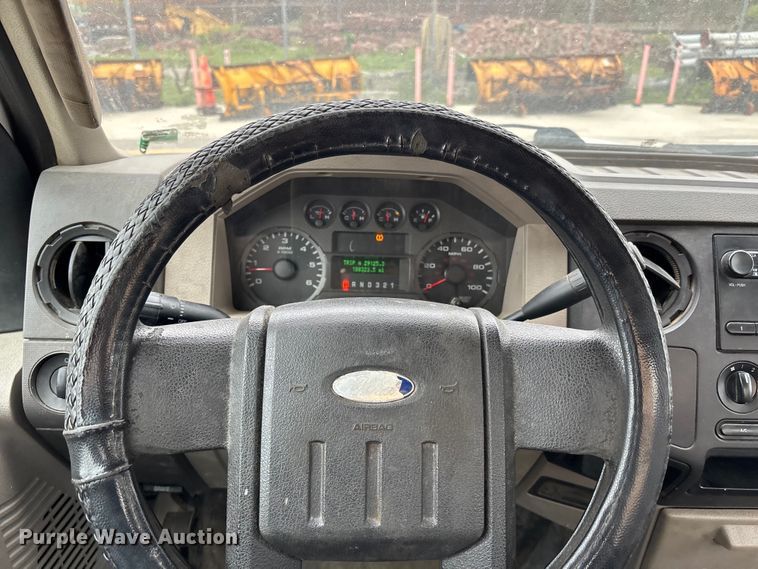 image for item FH7122 2010 Ford F250 pickup truck