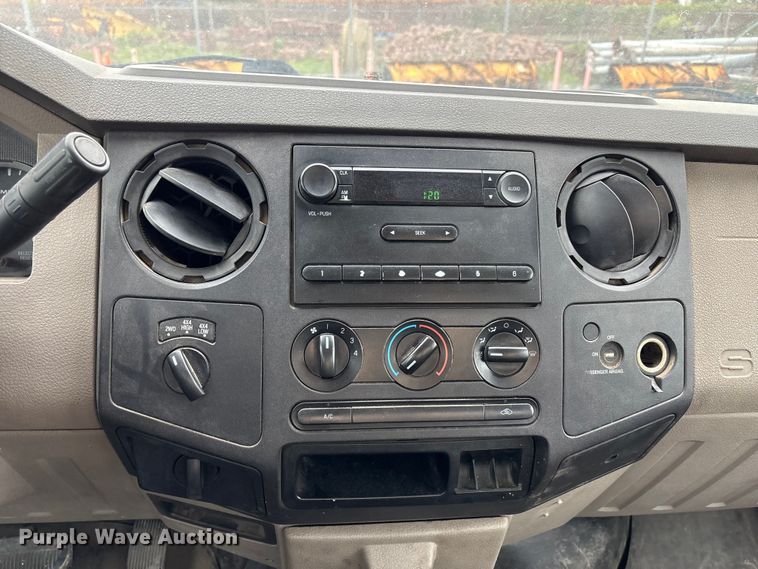 image for item FH7122 2010 Ford F250 pickup truck