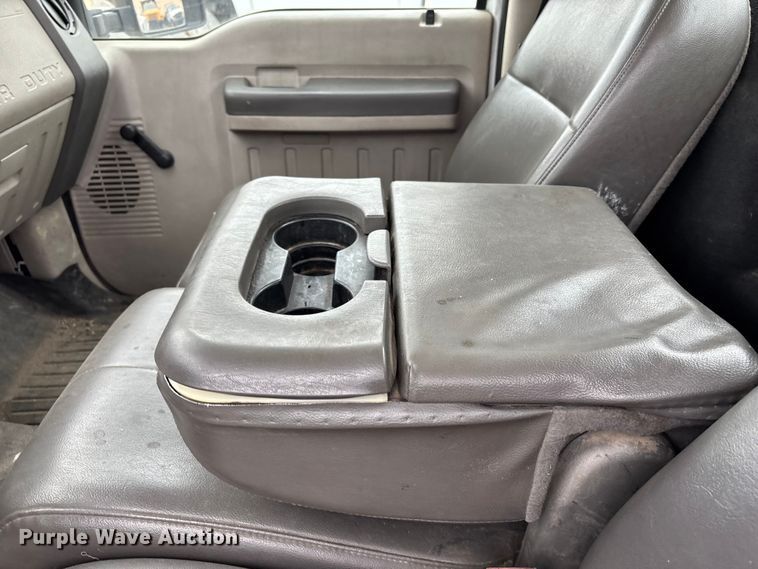 image for item FH7122 2010 Ford F250 pickup truck