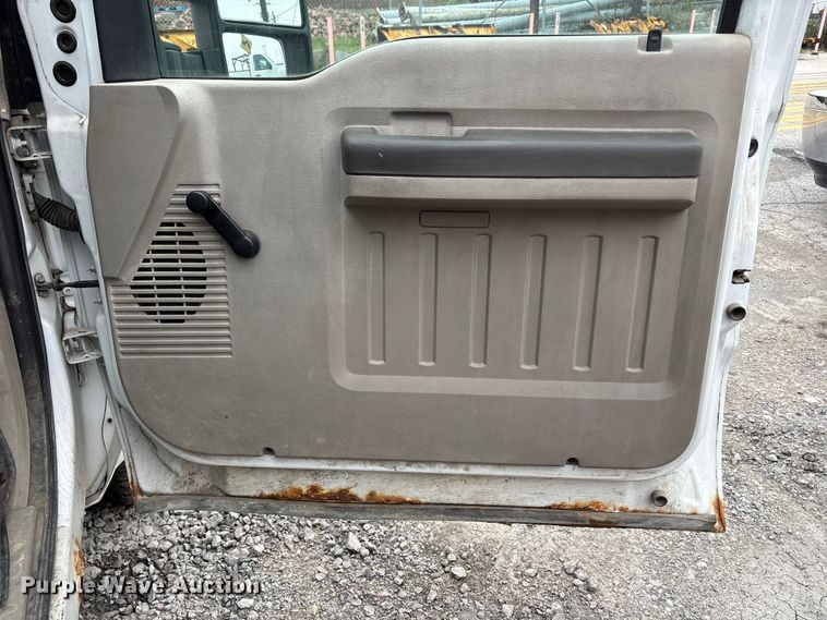 image for item FH7122 2010 Ford F250 pickup truck