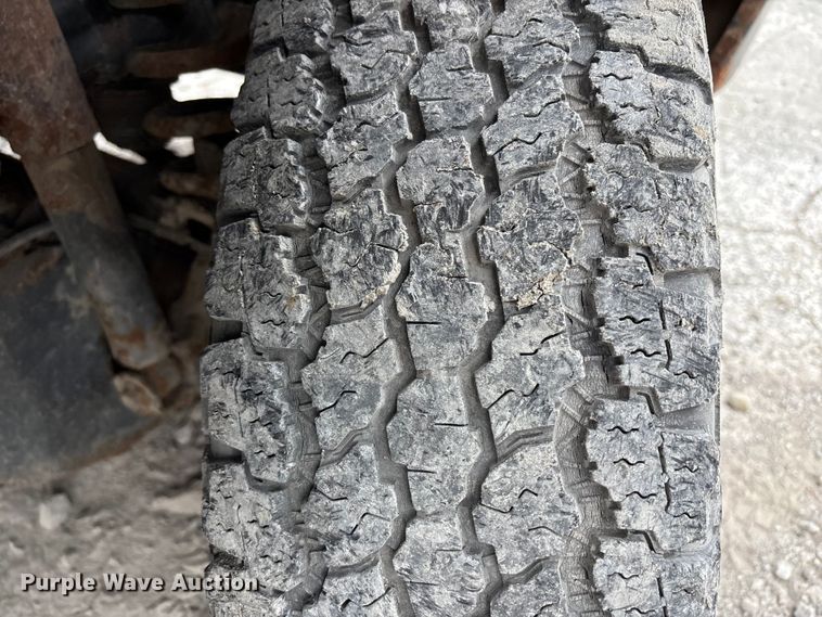 image for item FH7122 2010 Ford F250 pickup truck