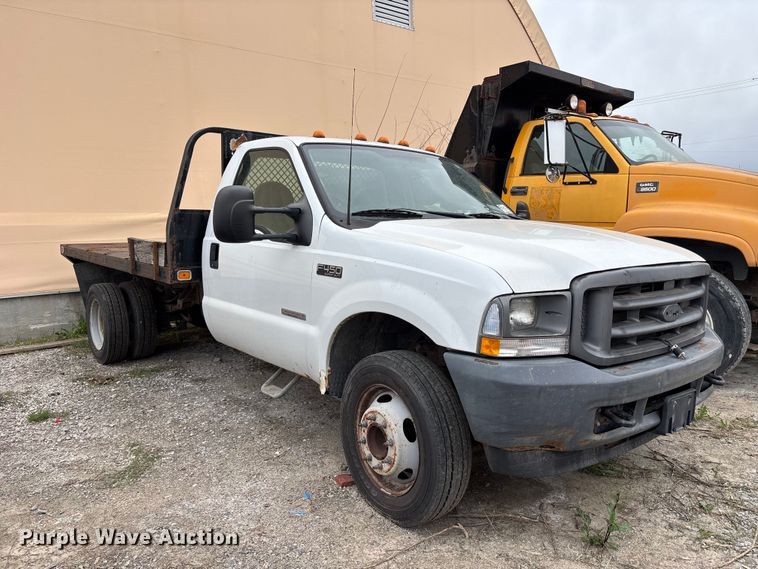 image for item FH7123 2003 Ford F450 flatbed truck