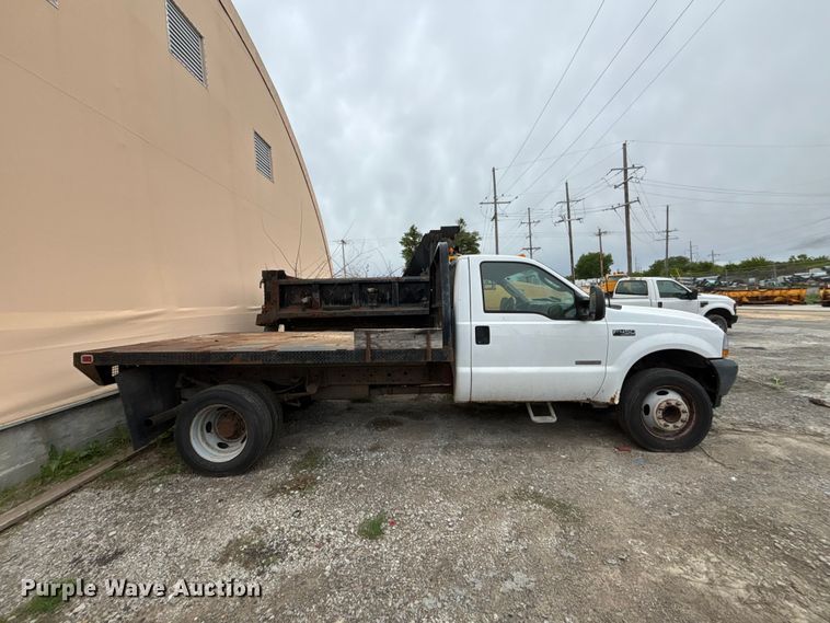 image for item FH7123 2003 Ford F450 flatbed truck