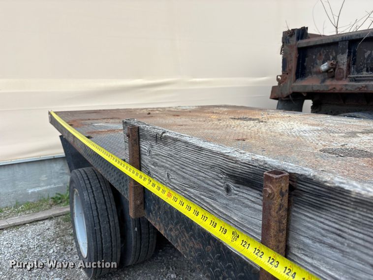 image for item FH7123 2003 Ford F450 flatbed truck