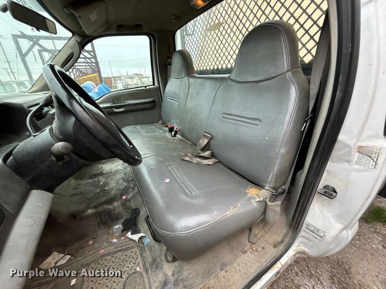 image for item FH7123 2003 Ford F450 flatbed truck