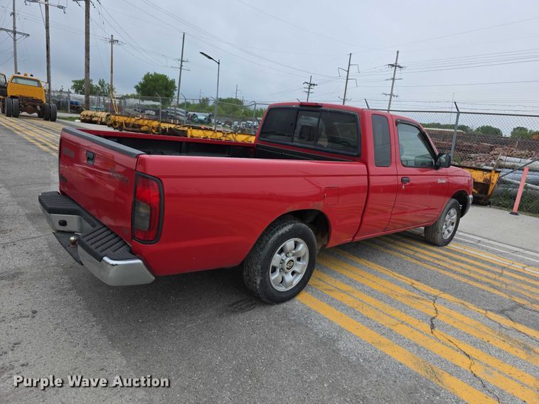 image for item FH7124 2000 Nissan Frontier Ext. Cab pickup truck