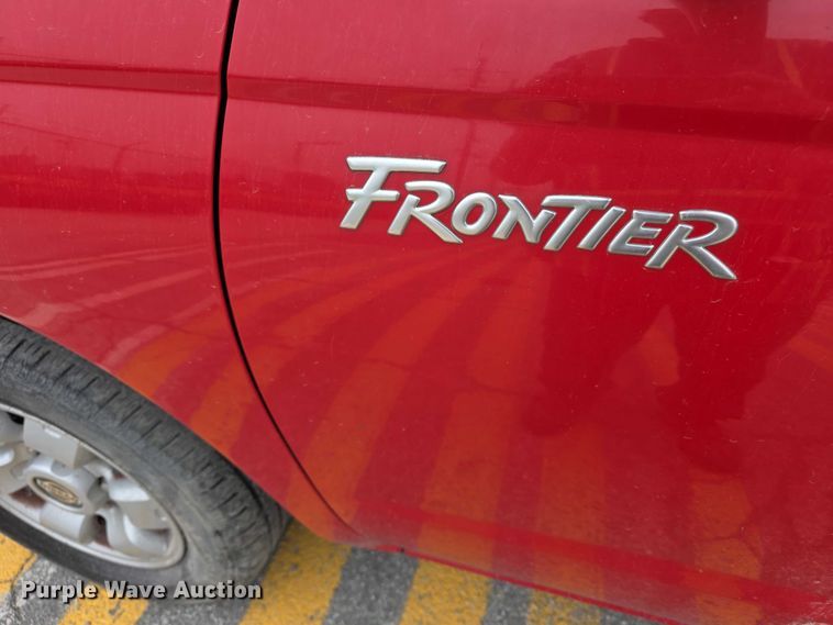 image for item FH7124 2000 Nissan Frontier Ext. Cab pickup truck