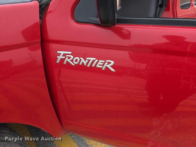 image for item FH7124 2000 Nissan Frontier Ext. Cab pickup truck