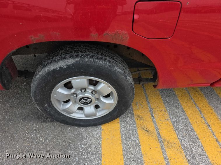 image for item FH7124 2000 Nissan Frontier Ext. Cab pickup truck