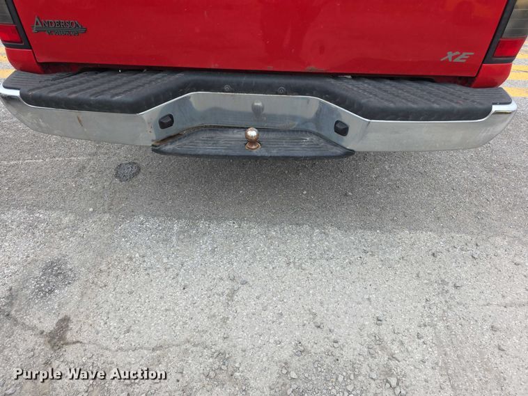 image for item FH7124 2000 Nissan Frontier Ext. Cab pickup truck