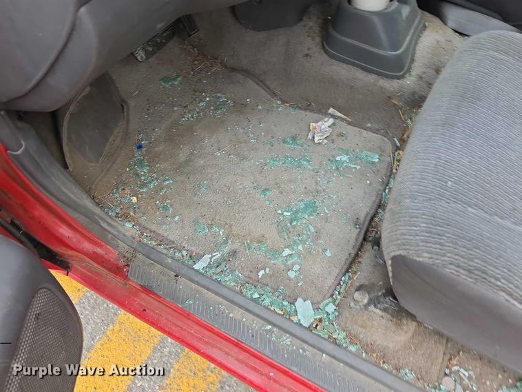 image for item FH7124 2000 Nissan Frontier Ext. Cab pickup truck