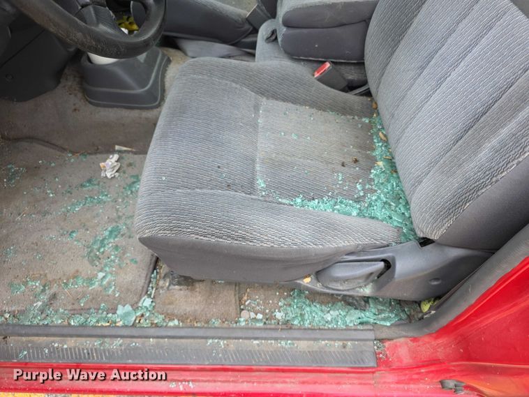 image for item FH7124 2000 Nissan Frontier Ext. Cab pickup truck