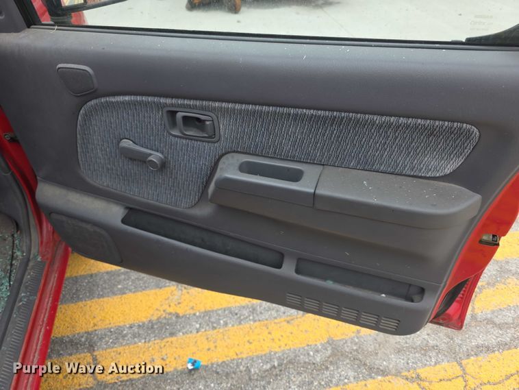 image for item FH7124 2000 Nissan Frontier Ext. Cab pickup truck