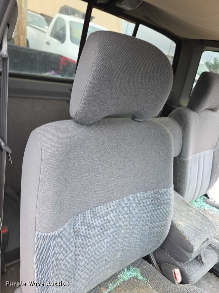 image for item FH7124 2000 Nissan Frontier Ext. Cab pickup truck