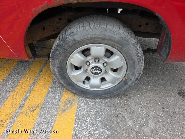 image for item FH7124 2000 Nissan Frontier Ext. Cab pickup truck