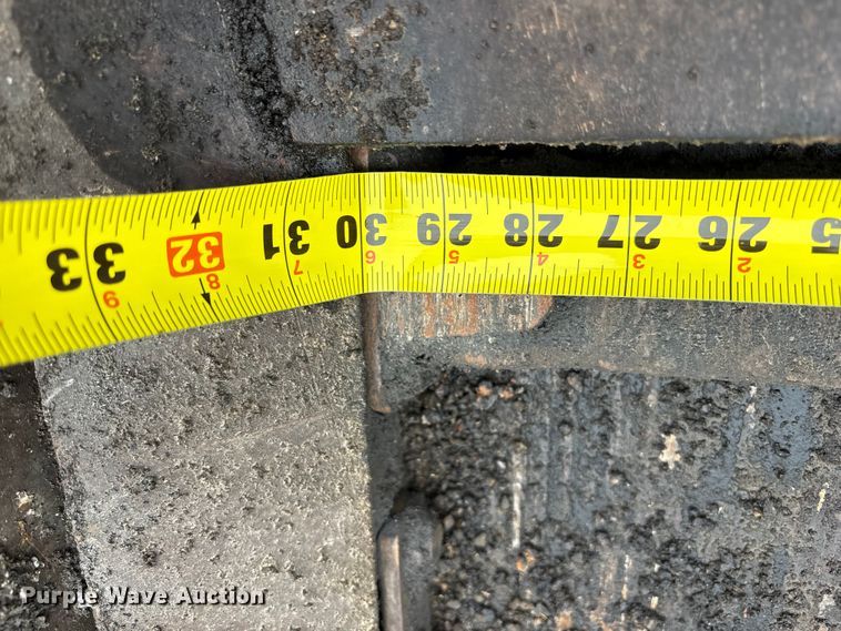 image for item FH7125 1993 Ingeroll-Rand 575T paver