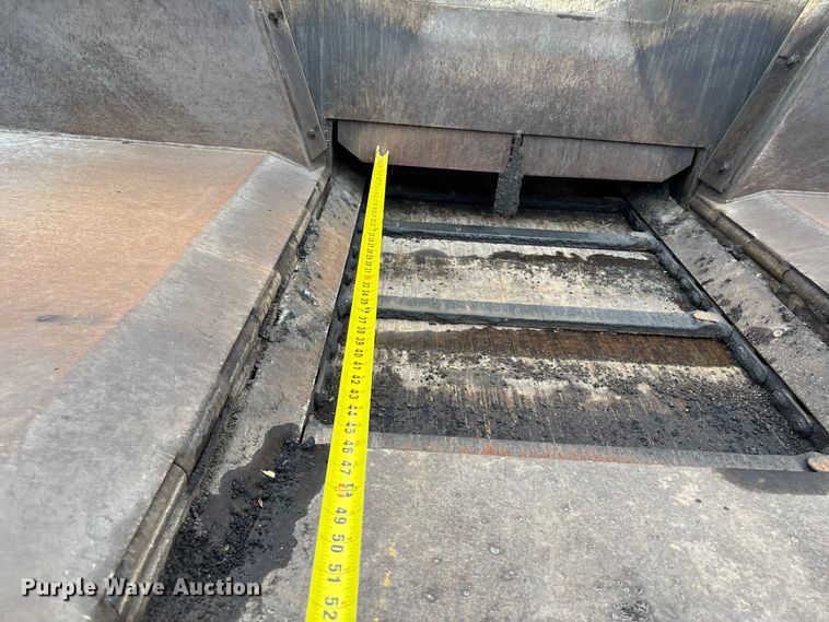 image for item FH7125 1993 Ingeroll-Rand 575T paver