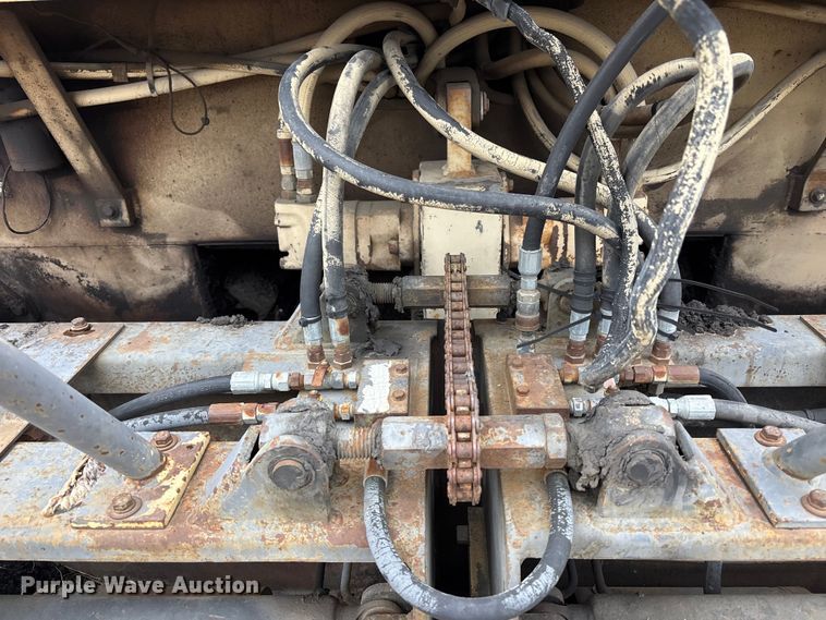 image for item FH7125 1993 Ingeroll-Rand 575T paver