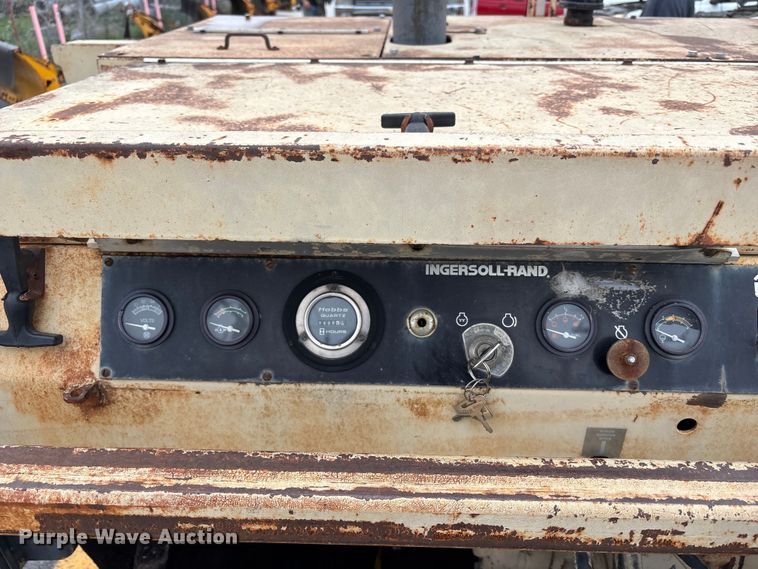 image for item FH7125 1993 Ingeroll-Rand 575T paver
