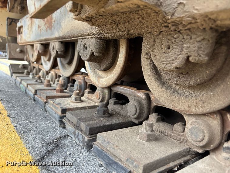 image for item FH7125 1993 Ingeroll-Rand 575T paver