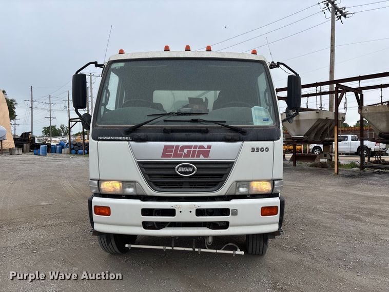 image for item FH7126 2009 Elgin Eagle street sweeper truck