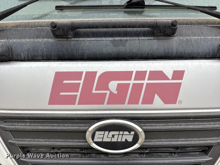 image for item FH7126 2009 Elgin Eagle street sweeper truck