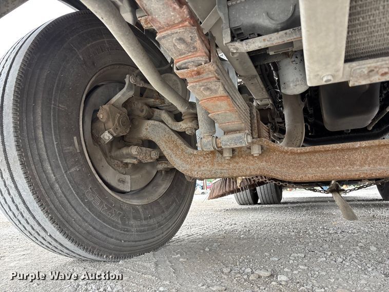 image for item FH7126 2009 Elgin Eagle street sweeper truck